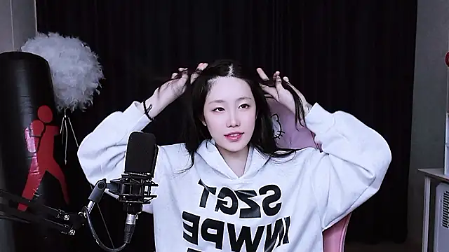 Snapshot of MISA_02 chatting on 11/05/25, 12:38 MISA 02 online show from 11/05/25, 12:38