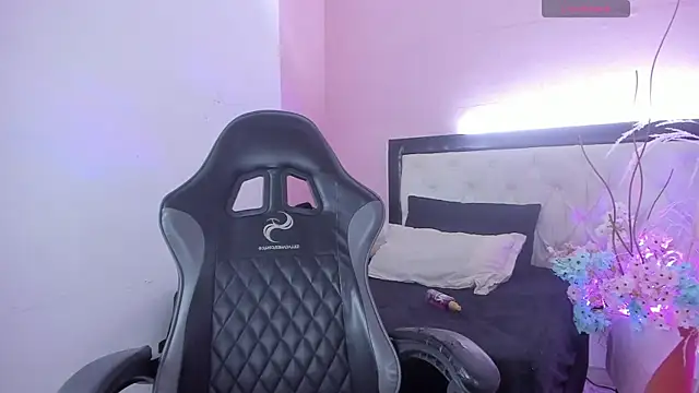 Barbieteeen online show from 04/17/26, 05:32