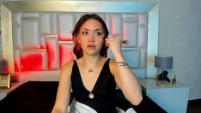 Snapshot of NameaRohouse chatting on 10/23/25, 08:29 NameaRohouse online show from 10/23/25, 08:29