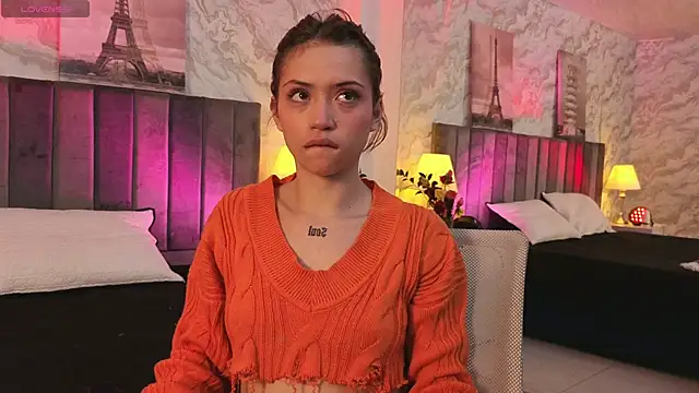 Snapshot of NameaRohouse chatting on 02/18/26, 01:07 NameaRohouse online show from 02/18/26, 01:07