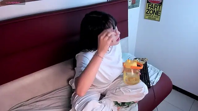 Snapshot of bubble__angel__ chatting on 11/12/25, 11:32 bubble angel online show from 11/12/25, 11:32