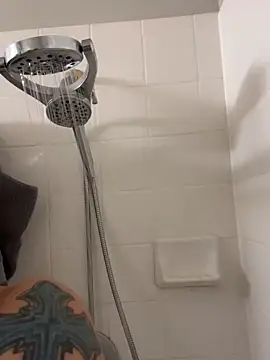 Snapshot of Fun_Time_Ron_2 chatting on 10/18/25, 02:36 Fun Time Ron 2 online show from 10/18/25, 02:36