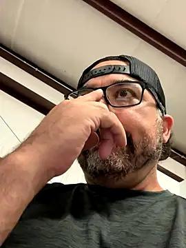 Snapshot of Fun_Time_Ron_2 chatting on 10/24/25, 07:10 Fun Time Ron 2 online show from 10/24/25, 07:10