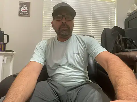 Snapshot of Fun_Time_Ron_2 chatting on 10/26/25, 07:42 Fun Time Ron 2 online show from 10/26/25, 07:42