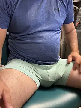 Snapshot of Fun_Time_Ron_2 chatting on 10/27/25, 04:22 Fun Time Ron 2 online show from 10/27/25, 04:22