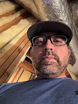 Snapshot of Fun_Time_Ron_2 chatting on 11/06/25, 04:30 Fun Time Ron 2 online show from 11/06/25, 04:30