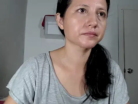 Snapshot of Renata_Rivas chatting on 10/26/25, 05:24 Renata Rivas online show from 10/26/25, 05:24