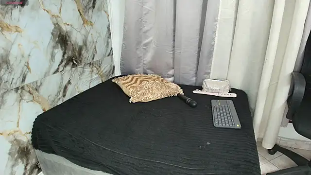 beauty lana18 online show from 12/18/25, 03:23