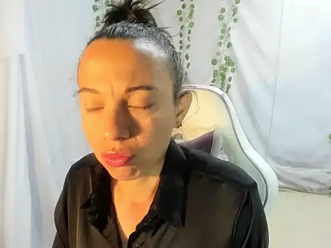 Perla Jonhson Rs online show from 10/10/25, 01:10