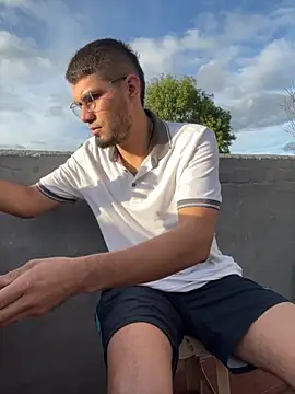 mirallesandbig online show from 10/31/25, 09:49