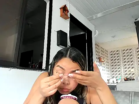 sarita-moree online show from 04/15/26, 02:02