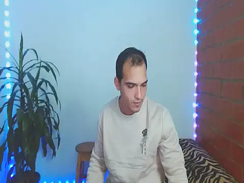 Snapshot of Maax3023 chatting on 10/28/25, 05:15 Maax3023 online show from 10/28/25, 05:15