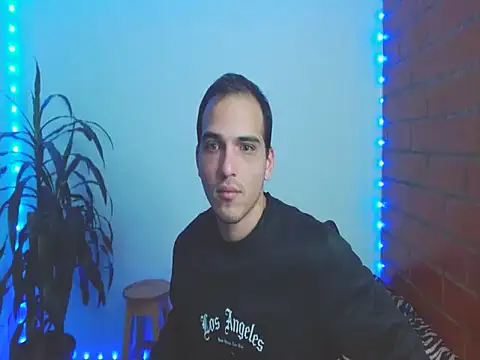 Snapshot of Maax3023 chatting on 11/02/25, 05:04 Maax3023 online show from 11/02/25, 05:04