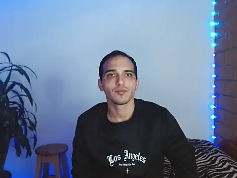 Snapshot of Maax3023 chatting on 11/03/25, 05:14 Maax3023 online show from 11/03/25, 05:14