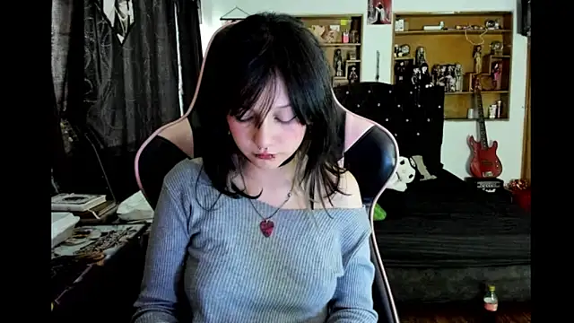 Maki Zein  online show from 02/11/26, 08:58