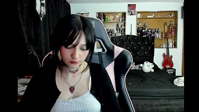 Maki Zein  online show from 03/13/26, 01:12