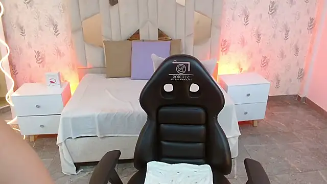 MARIANA TAY1 online show from 10/30/25, 03:08