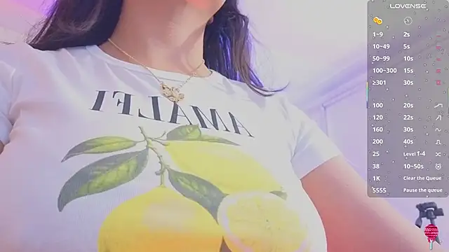 Snapshot of MARIANA_TAY1 chatting on 06/15/26, 03:09 MARIANA TAY1 online show from 06/15/26, 03:09