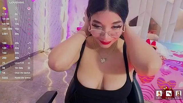 Snapshot of MARIANA_TAY1 chatting on 06/25/26, 05:12 MARIANA TAY1 online show from 06/25/26, 05:12