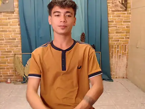 Snapshot of boy_raphael chatting on 10/10/25, 10:25 boy raphael online show from 10/10/25, 10:25