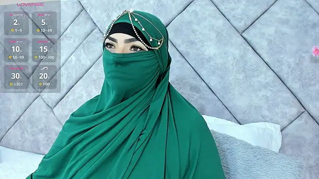  naylaa  online show from 04/12/26, 03:00