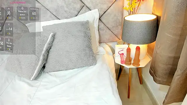  naylaa  online show from 04/23/26, 04:14