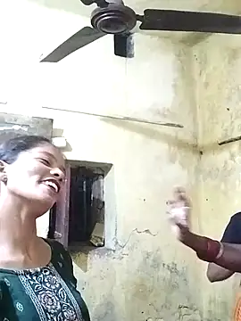 Snapshot of Jaanvi_G chatting on 10/29/25, 01:24 Jaanvi G online show from 10/29/25, 01:24