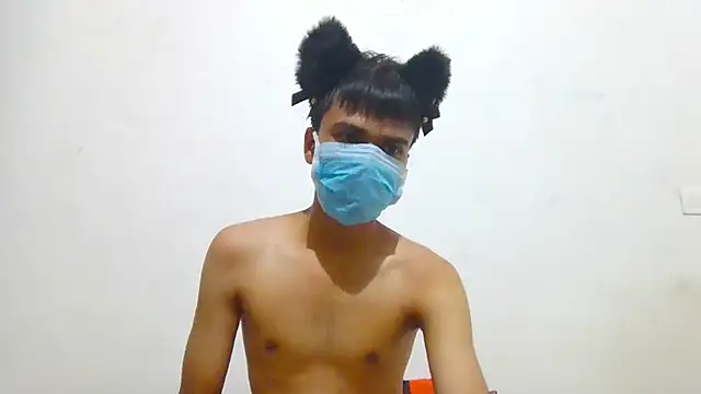 lil-twink19 online show from 05/21/26, 04:47