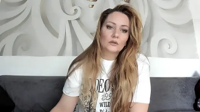 Snapshot of 88__callmemadam__88 chatting on 11/13/25, 08:02 88 callmemadam 88 online show from 11/13/25, 08:02