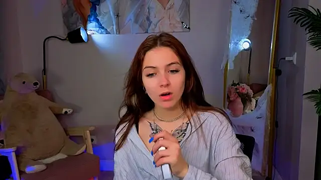 enchanted bella online show from 10/26/25, 01:28