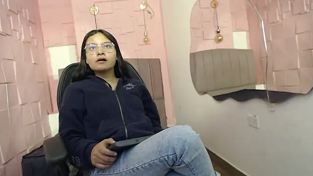  kita online show from 10/28/25, 01:36