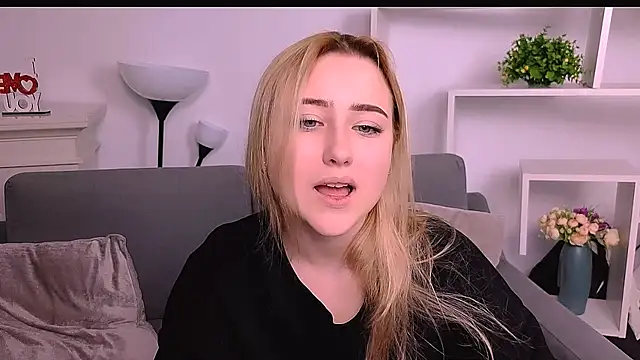 Lulu   Moon online show from 03/01/26, 10:01