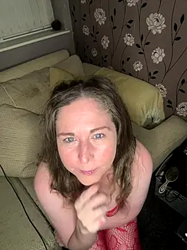 Snapshot of foxy-Chantelle chatting on 10/18/25, 11:49 foxy-Chantelle online show from 10/18/25, 11:49