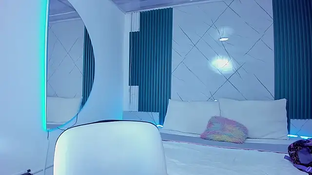 Snapshot of Briseida-White chatting on 11/28/25, 11:46 Briseida-White online show from 11/28/25, 11:46