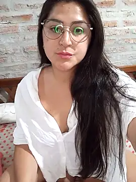 morenalatinaa online show from 04/06/26, 04:10