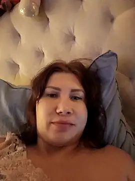 Snapshot of Ambika_beauty chatting on 10/11/25, 06:12 Ambika beauty online show from 10/11/25, 06:12