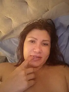 Snapshot of Ambika_beauty chatting on 10/26/25, 08:42 Ambika beauty online show from 10/26/25, 08:42