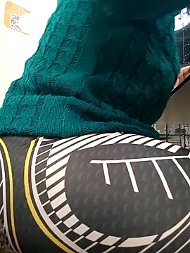 Snapshot of Ambika_beauty chatting on 10/30/25, 04:08 Ambika beauty online show from 10/30/25, 04:08