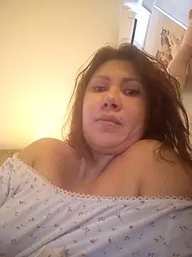 Snapshot of Ambika_beauty chatting on 11/20/25, 06:35 Ambika beauty online show from 11/20/25, 06:35