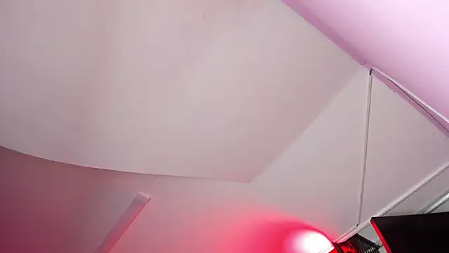 Yaluz Naugthy online show from 01/17/26, 06:44