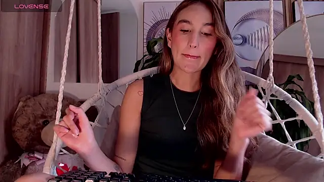 Lya montoya online show from 11/10/25, 07:24