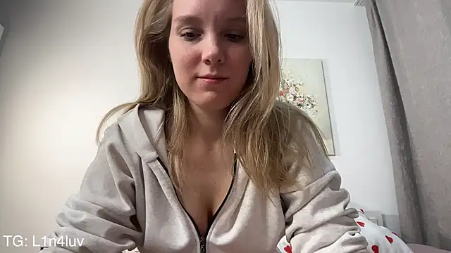 AIicaparkerc online show from 02/04/26, 04:24