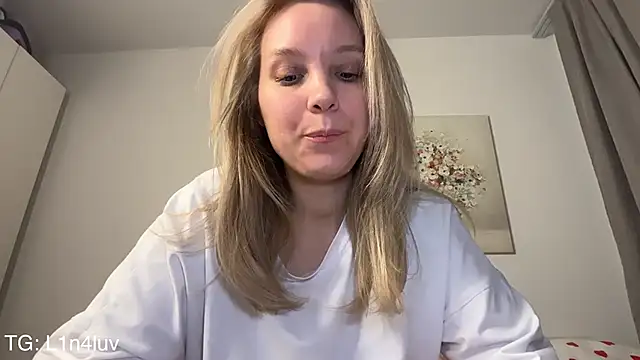 AIicaparkerc online show from 02/13/26, 07:54