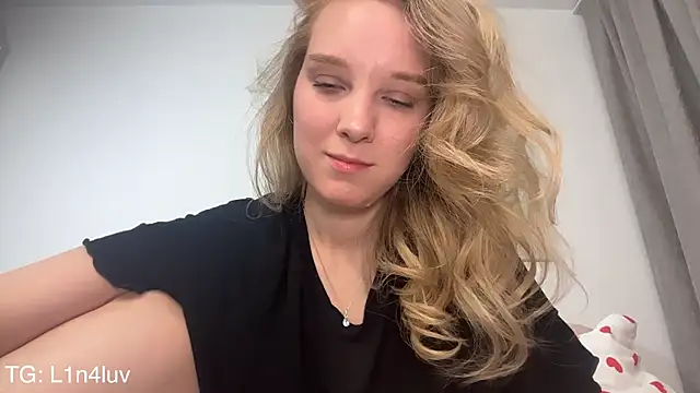 AIicaparkerc online show from 03/22/26, 06:22