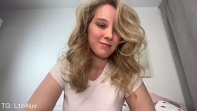 AIicaparkerc online show from 03/24/26, 05:18