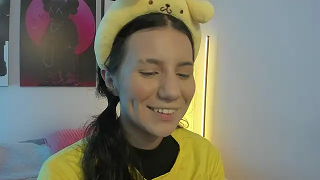Snapshot of HollyPeach chatting on 06/03/26, 07:41 HollyPeach online show from 06/03/26, 07:41