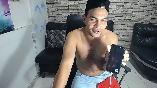 Snapshot of rom_weasley chatting on 10/15/25, 11:32 rom weasley online show from 10/15/25, 11:32