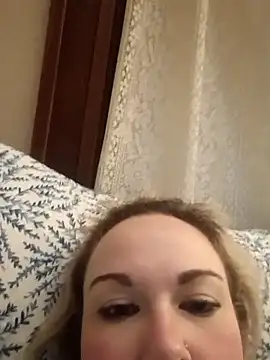 Snapshot of sexysiren93 chatting on 01/14/26, 07:03 sexysiren93 online show from 01/14/26, 07:03