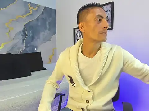 latin crissex online show from 11/24/25, 12:27