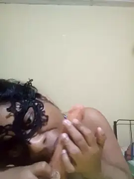 Expose Queen online show from 11/27/25, 05:15